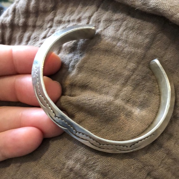 Gorgeous vintage sterling silver cuff bracelet - Picture 5 of 11